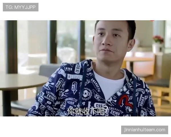 杨千霖手拎的那个袋子?我看着我银行卡哭了 杨千霖手拎的那个袋子?我看着我银行卡哭了